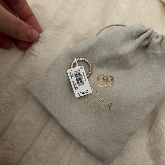 BNWT Kendra Scott Gold Emery Band Ring - Picture 4 of 4